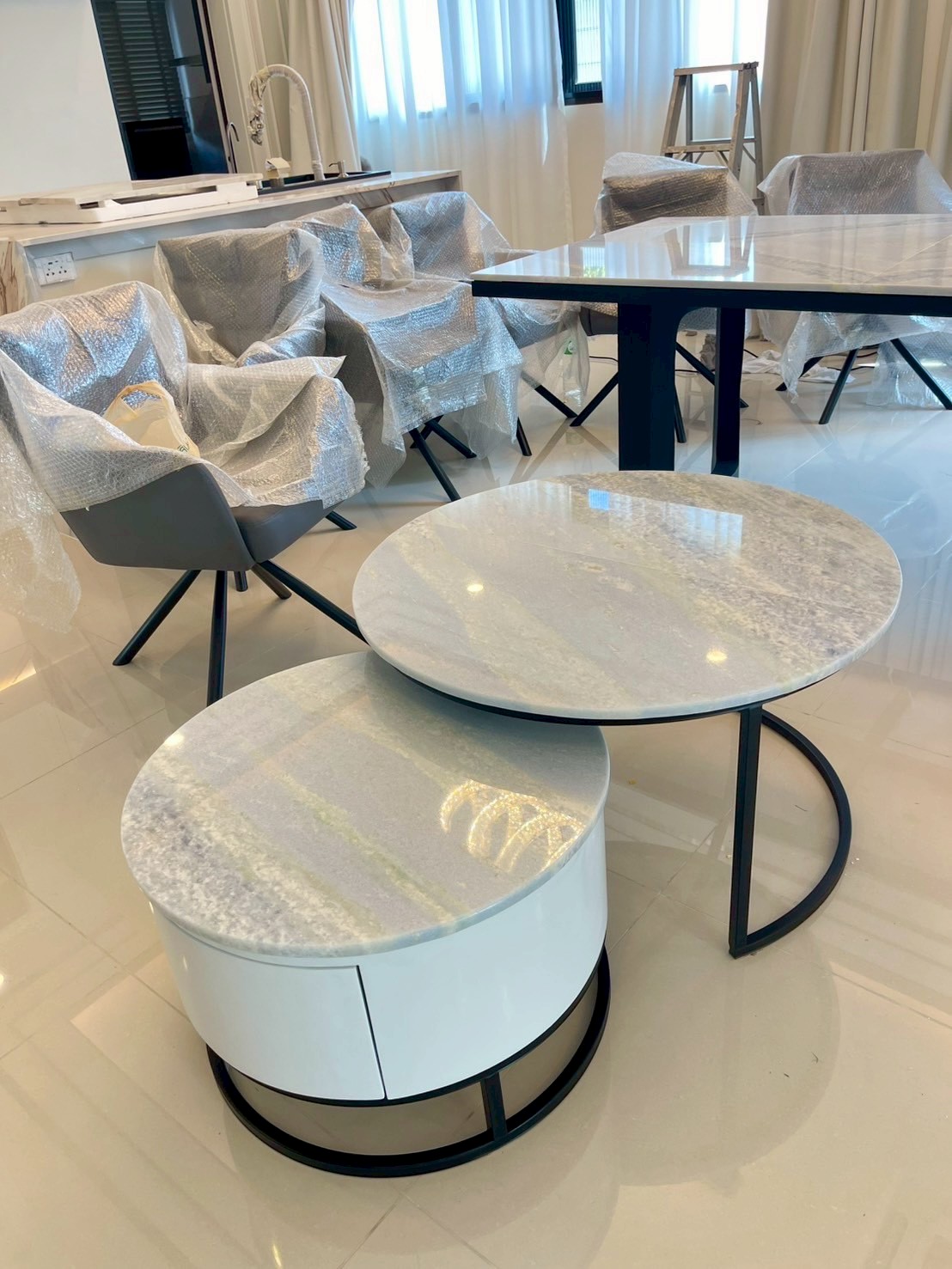 stainless-steel-table